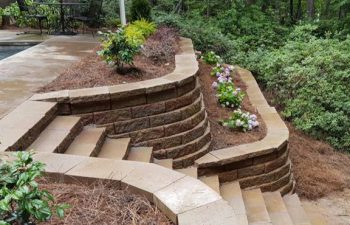 retaining walls with steps to the garden